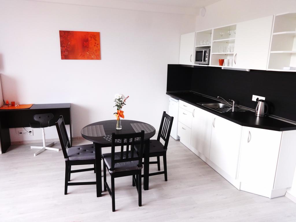 Apartments 4U Center + Free Parking Olomouc Bagian luar foto