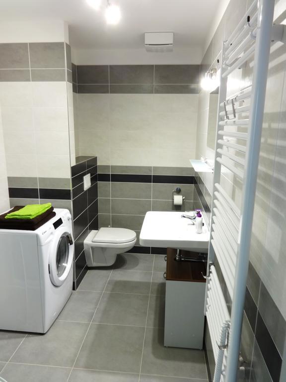 Apartments 4U Center + Free Parking Olomouc Bagian luar foto