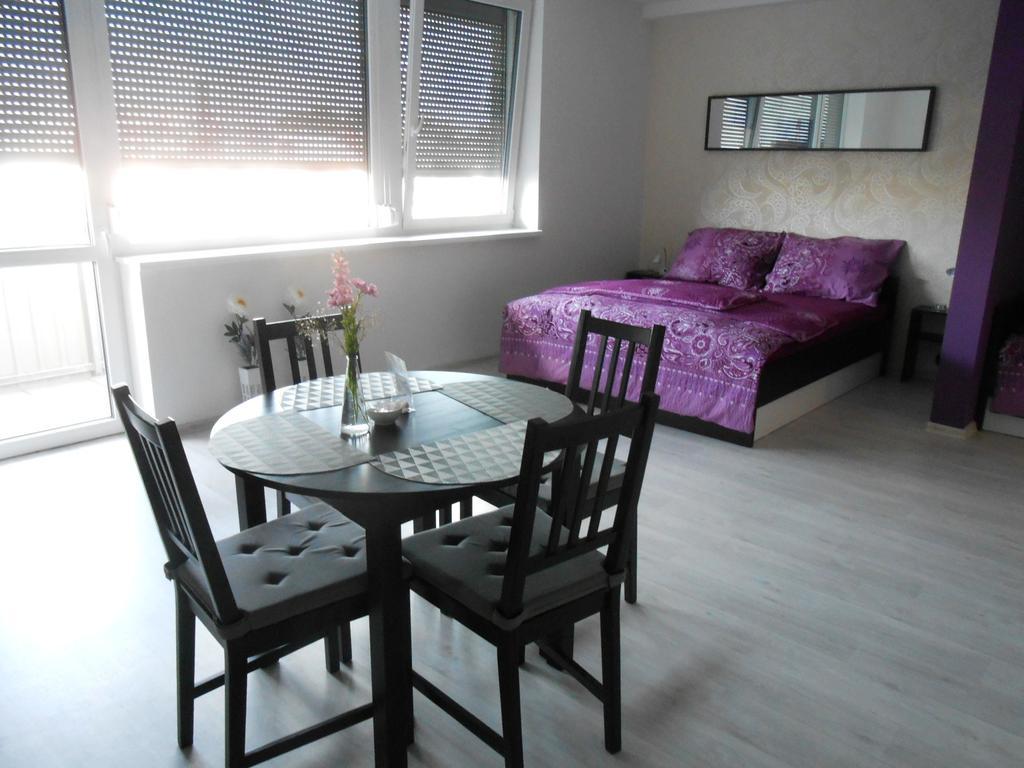 Apartments 4U Center + Free Parking Olomouc Bagian luar foto